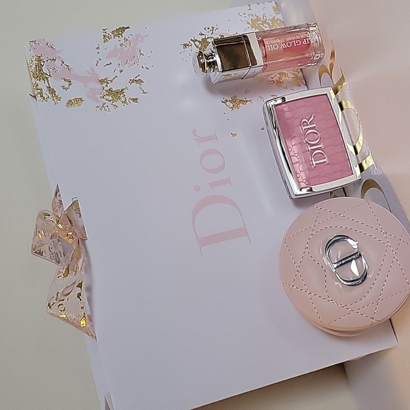 Dior Blush and Lip Set in Soft Pink With Mirror - Picture 2 of 12
